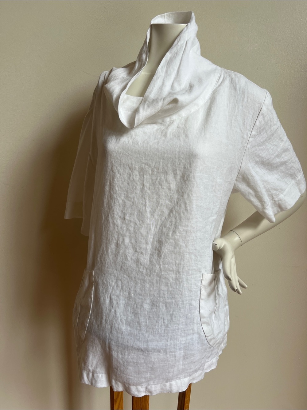 Dana Buchman White Linen Cowl-Neck Tunic with Front Pockets